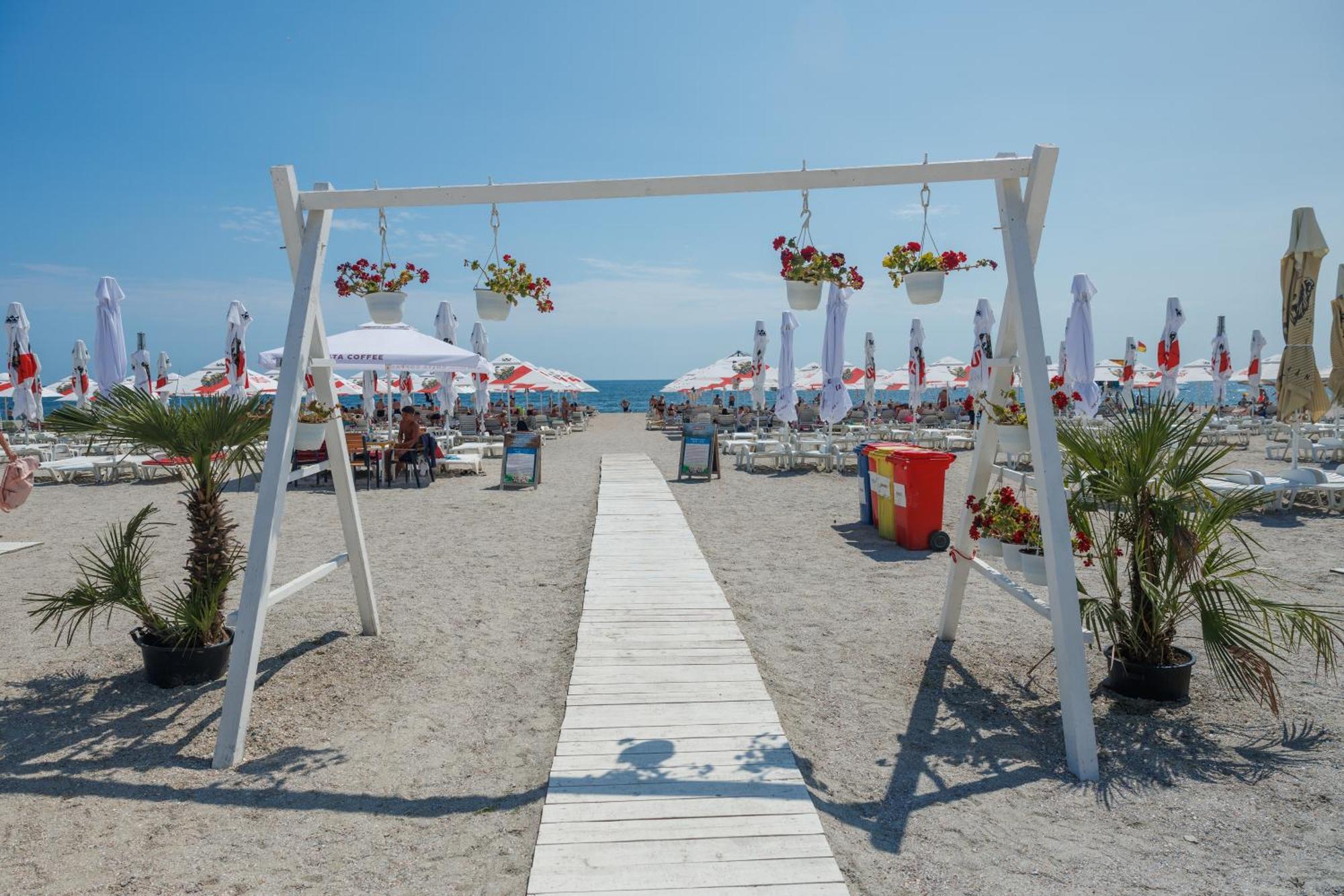 Hotel Comandor Mamaia Esterno foto